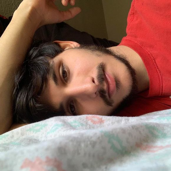 Meet your Posher, Ramiro - Picture 1 of 1